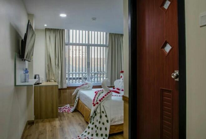 Sanctuary Hotel Янгон Екстер'єр фото