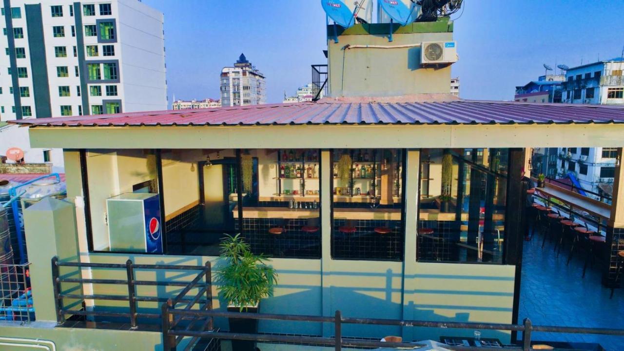 Sanctuary Hotel Янгон Екстер'єр фото