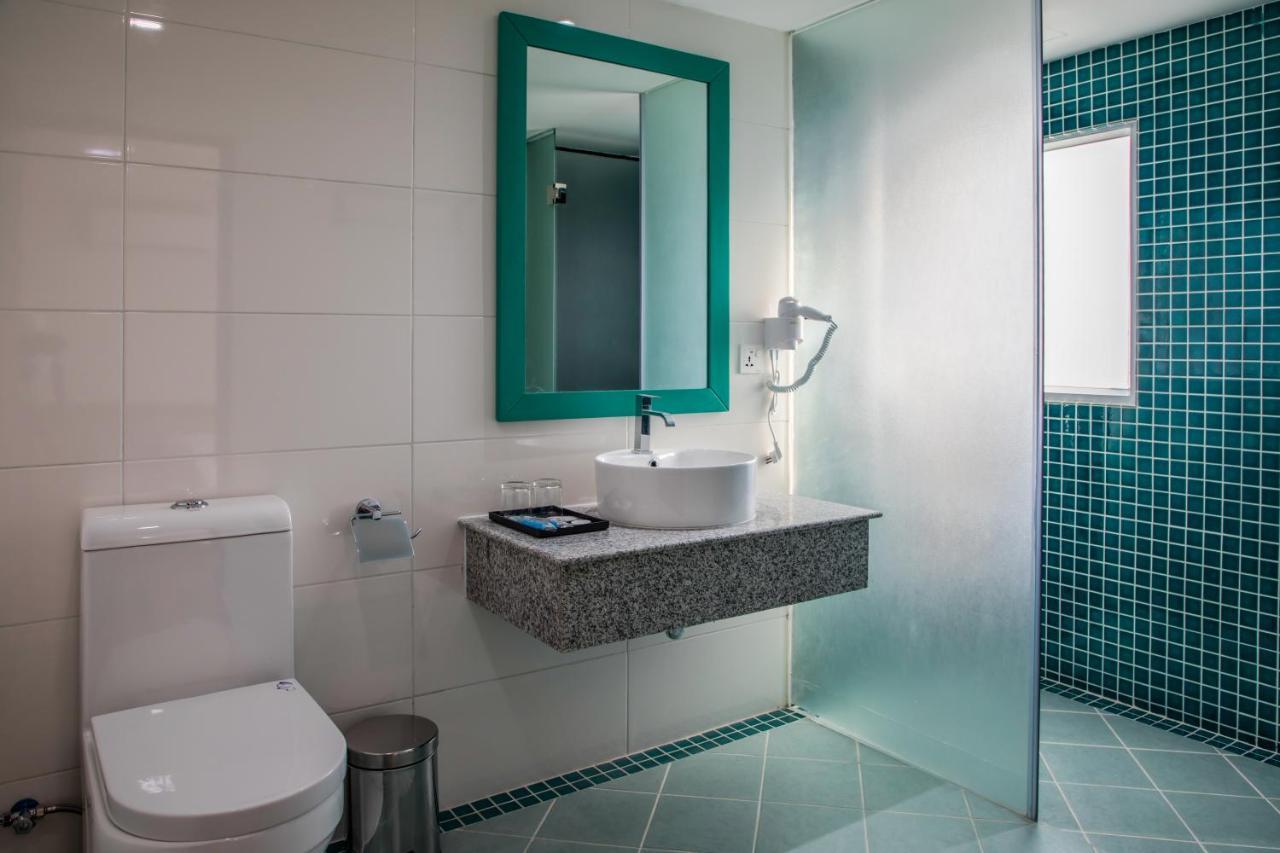 Sanctuary Hotel Янгон Екстер'єр фото